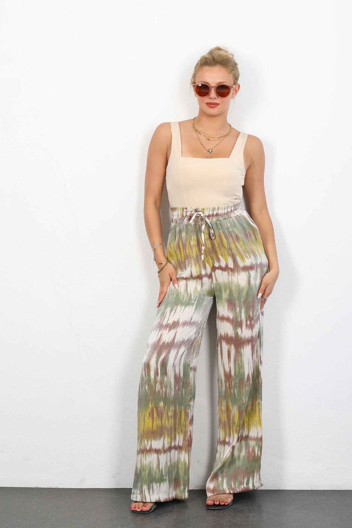 Berox - Batik Desen Bağıcıklı Parlak Bol Paça Mint Yeşili Kadın Pantolon