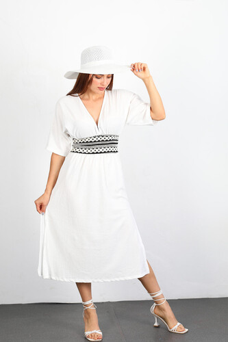 Berox - Derin V Yaka Beli İşlemeli Yırtmaçlı Krep Beyaz Kadın Elbise