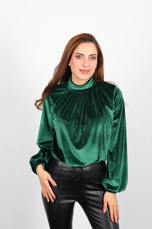Berox - Dik Yaka Önü Büzgülü Kadın Zümrüt Yeşili Kadife Bluz