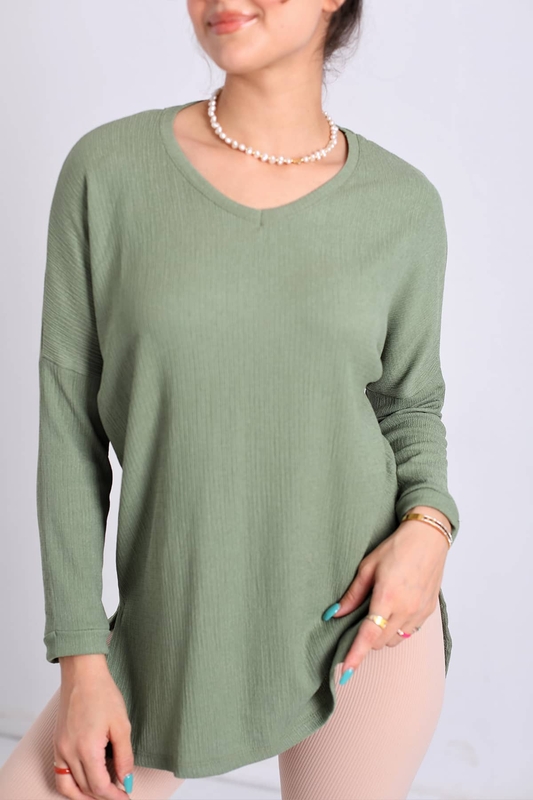 Berox - Geniş Kalıp Yırtmaçlı Kapri Kol Yeşil Kadın Krep Bluz (1)