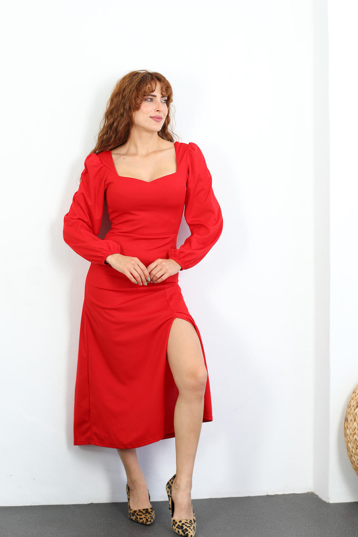 Kalp Yaka Yırtmaçlı Kadın Kırmızı Çan Elbise