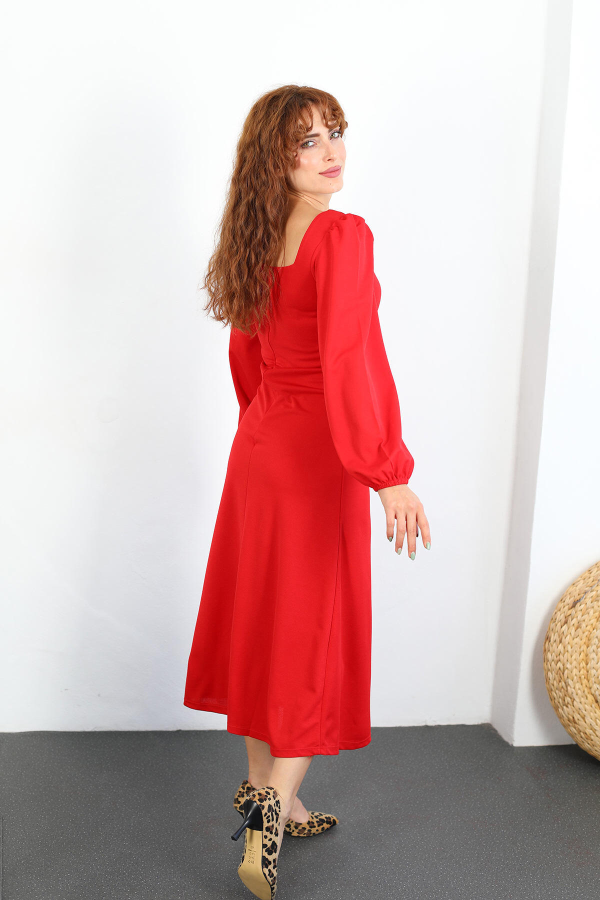 Kalp Yaka Yırtmaçlı Kadın Kırmızı Çan Elbise
