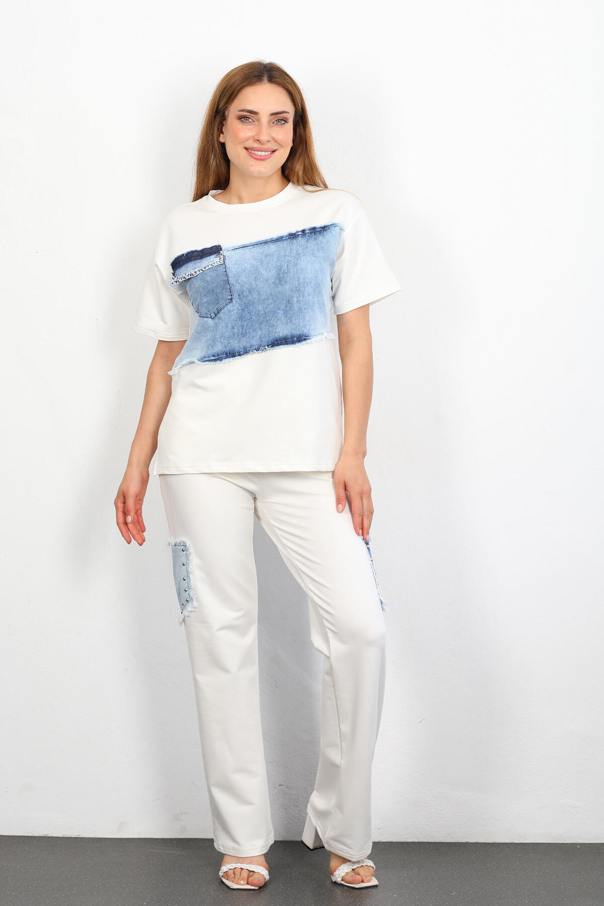 Berox - Jean Parçalı Yan Yırtmaçlı Bol Paça Beyaz Kadın T-shirt-Pantolon Takım