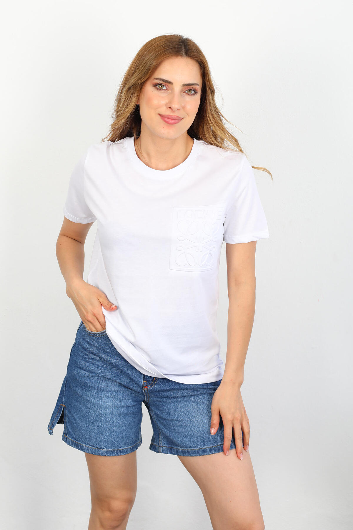 Berox - LOEWE Kabartmalı Bisiket Yaka Beyaz Kadın T-shirt