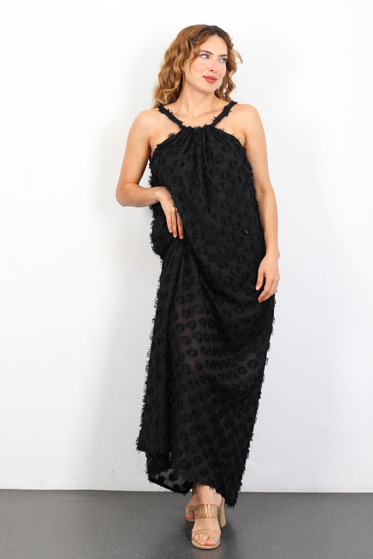 Berox - Sırtı Bağlamalı Ponponlu Uzun Kadın Siyah Oversize Elbise
