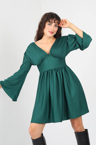 Berox - Sırtı Gipeli Saten Zümrüt Yeşili Kloş Kadın Elbise