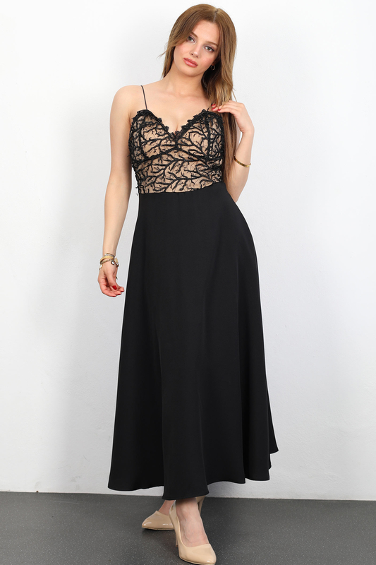 Berox - Üstü Nakış İşlemeli Kalp Yaka Kadın Siyah Midi Elbise
